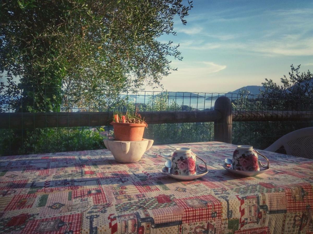 Ai Canarbin - colline di Lerici Esterno foto